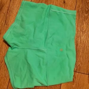 Size 6 Lululemon Boogie shorts